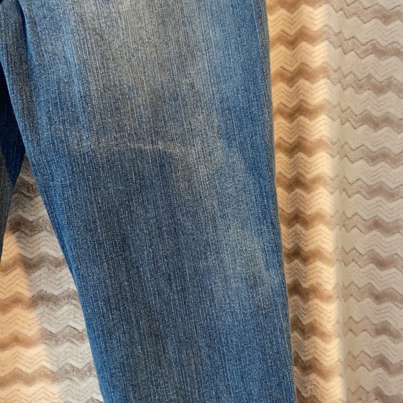 Ripped Distressed Jeans - Picture 8 of 9